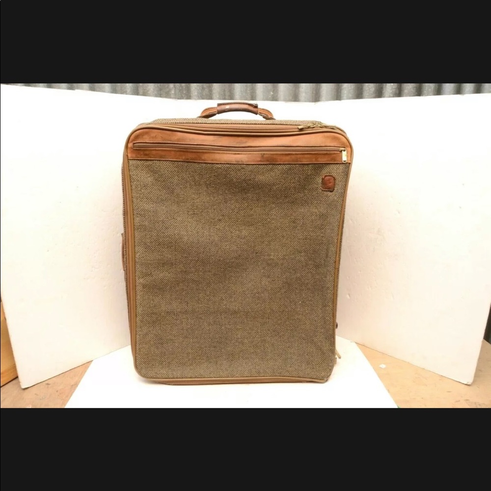 29” Hartmann tweed vintage suitcase